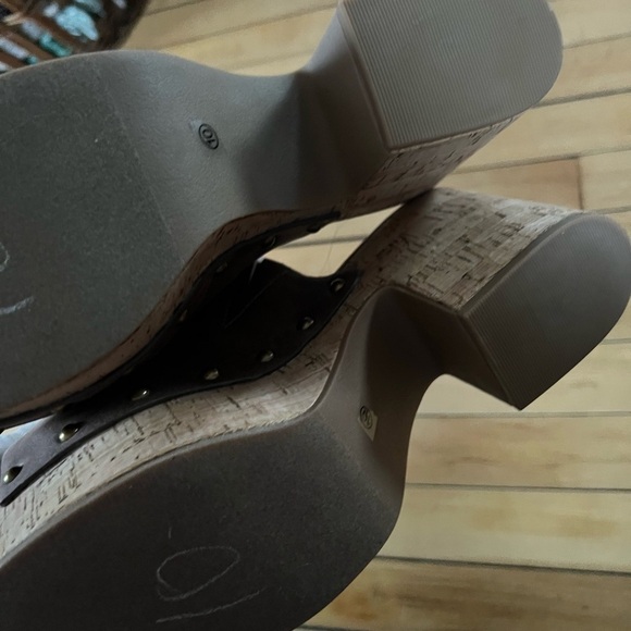 Corky’s Hey Girl! Bada Bing Platform Slip on heels - Picture 6 of 7